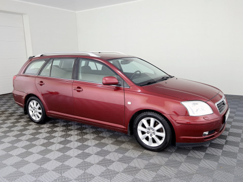 Toyota Avensis Linea Sol ATM 2.0 108kW