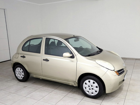 Nissan Micra City - Photo