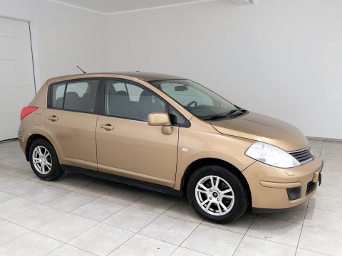 Nissan Tiida Elegance - Photo