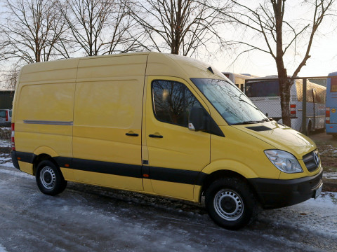 Mercedes-Benz Sprinter Van - Photo