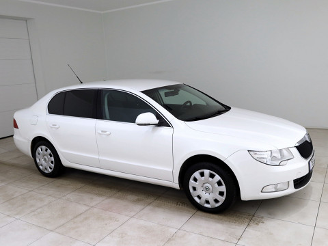 Skoda Superb Comfortline - Photo