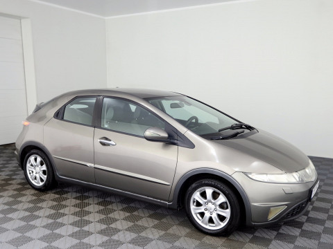 Honda Civic Elegance 1.8 103kW