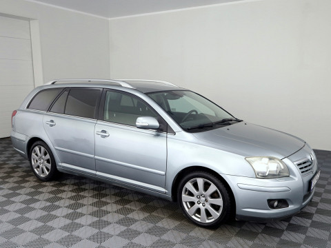 Toyota Avensis Linea Sol Facelift 2.0 108kW