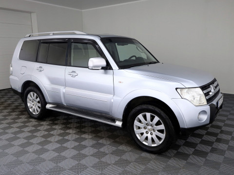 Mitsubishi Pajero Luxury ATM 3.2 Di-D 125kW