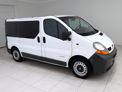 Renault Trafic Passenger - Photo