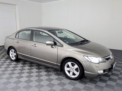Honda Civic Elegance 1.8 103kW