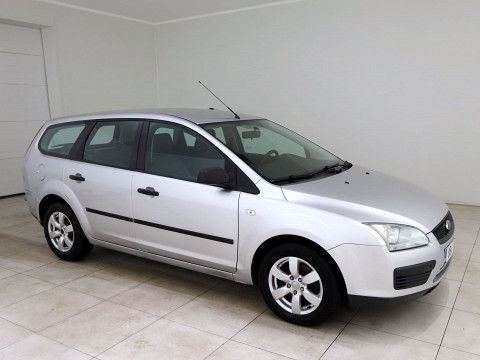 Ford Focus Turnier - Photo