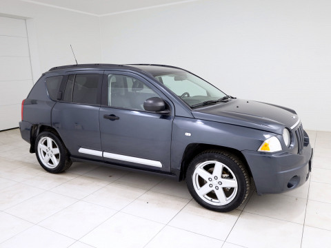 Jeep Compass Limited 4x4 - Photo