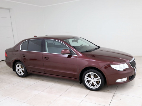 Skoda Superb Comfortline - Photo