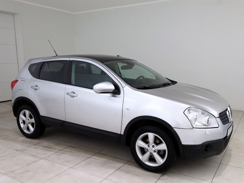 Nissan Qashqai Luxury - Photo