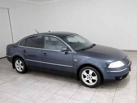 Volkswagen Passat Highline - Photo