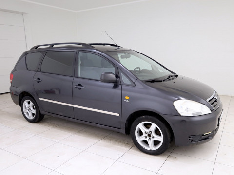 Toyota Avensis Verso Linea Sol - Photo