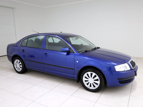 Skoda Superb Comfortline Facelift - Photo