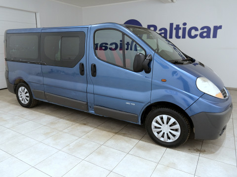 Renault Trafic Passenger Facelift - Photo