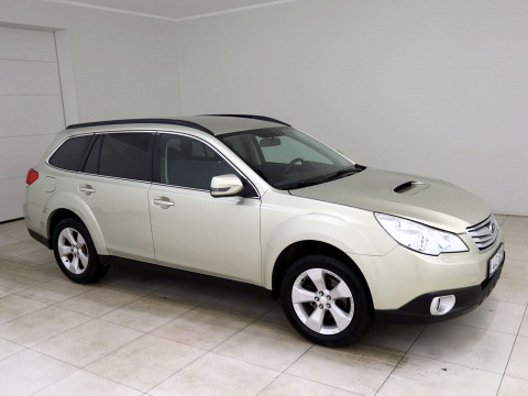 Subaru Outback - Photo