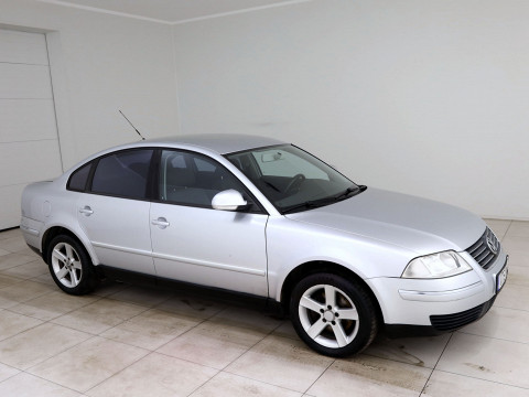 Volkswagen Passat Comfortline - Photo