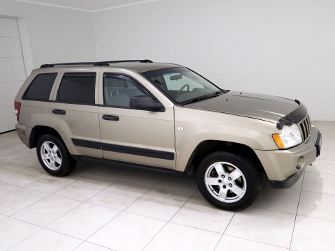 Jeep Grand Cherokee Laredo - Photo