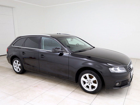 Audi A4 Avant Comfortline - Photo