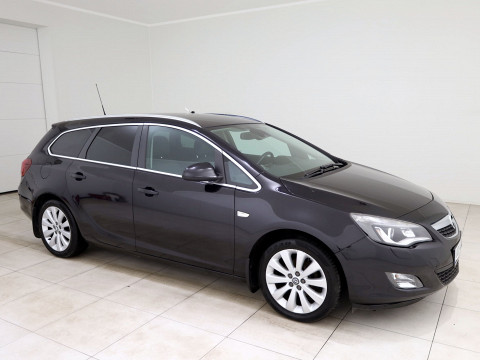 Opel Astra Sports Tourer Cosmo LPG - Photo