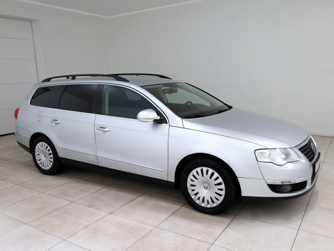 Volkswagen Passat Comfortline Facelift ATM - Photo