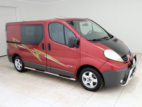 Renault Trafic Van Facelift - Photo