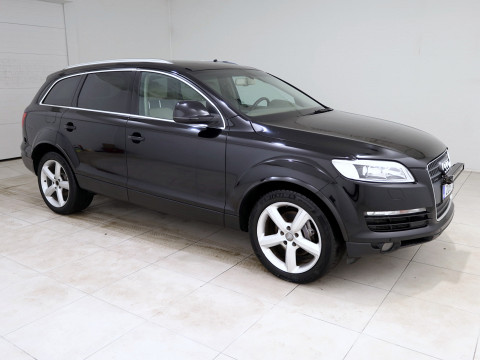 Audi Q7 Comfortline - Photo