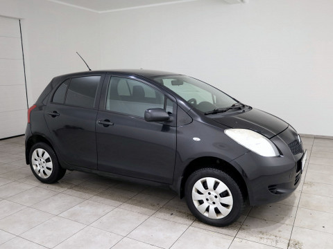 Toyota Yaris Linea Sol - Photo