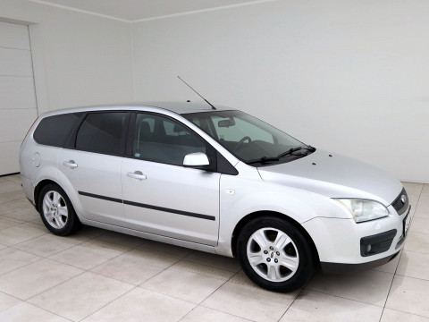 Ford Focus Turnier - Photo