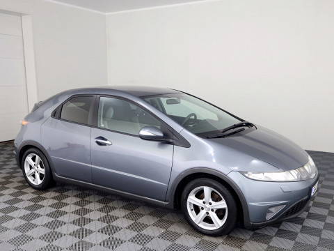 Honda Civic Elegance 1.8 103kW