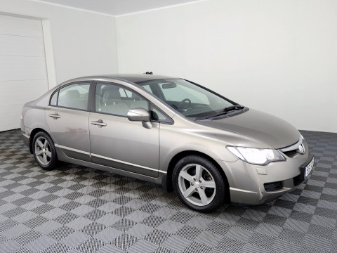 Honda Civic Elegance 1.8 103kW