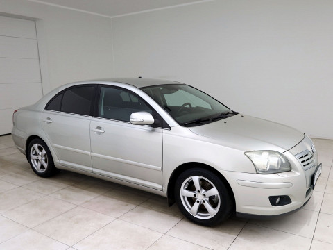 Toyota Avensis Linea Sol Facelift - Photo