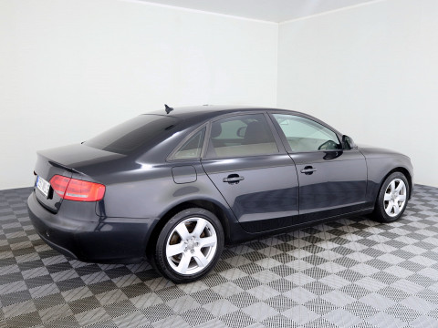 Audi A4 S-Line ATM 2.0 TDI 105kW