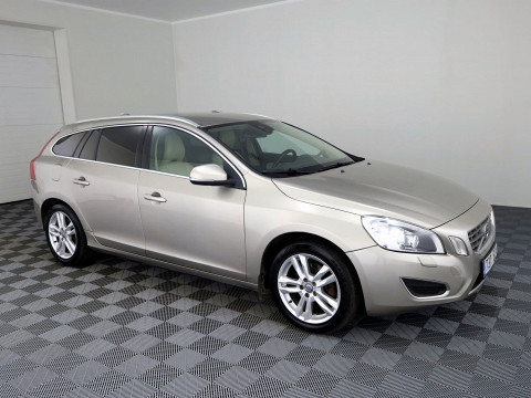 Volvo V60 Summum ATM 1.6 D4 84kW