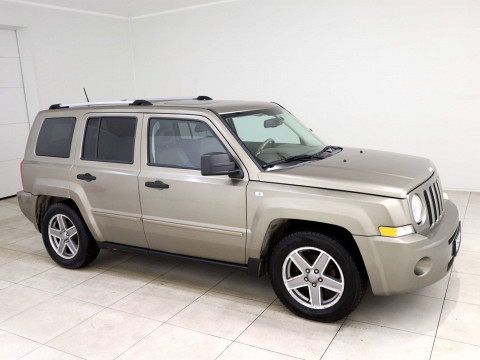 Jeep Patriot Luxury 4x4 - Photo