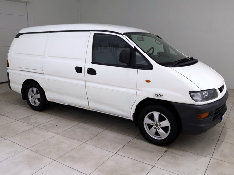 Mitsubishi L400 Van - Photo