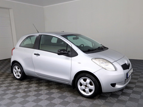 Toyota Yaris Linea Sol A-C 1.3 64kW