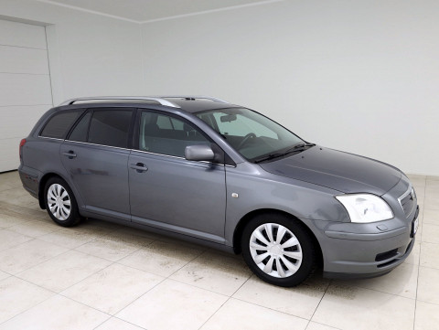 Toyota Avensis Linea Sol - Photo