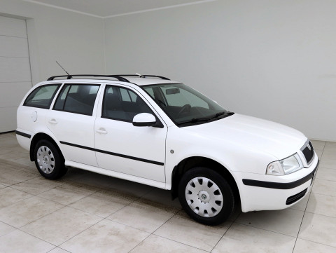 Skoda Octavia Comfortline Facelift - Photo