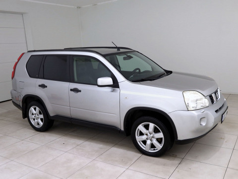 Nissan X-Trail Luxury 4x4 ATM - Photo