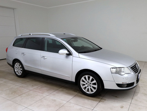 Volkswagen Passat Variant Highline - Photo