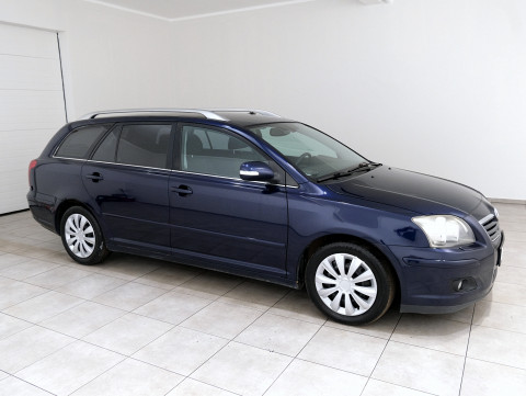 Toyota Avensis Linea Sol Facelift - Photo