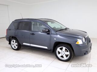 Jeep Compass Limited 4x4 - Photo