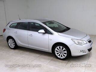 Opel Astra Sports Tourer - Photo