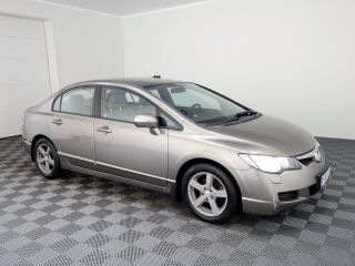 Honda Civic Elegance 1.8 103kW