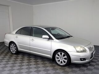 Toyota Avensis Linea Sol Facelift 2.0 108kW