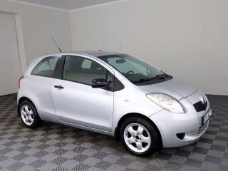Toyota Yaris Linea Sol A-C 1.3 64kW